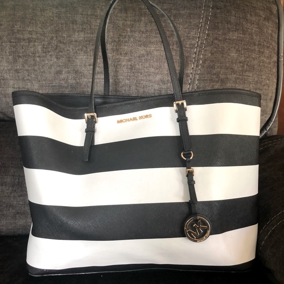 Sold - Picture 2 of 11